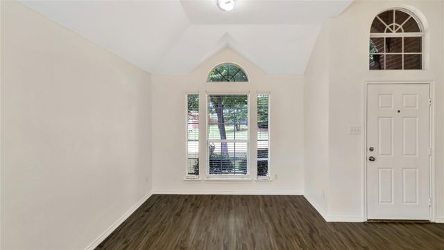 1106 Eastbrook Drive, Glenn Heights, TX 75154