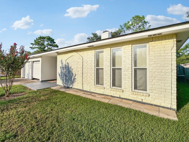 7818 Smokey Wood Lane, Houston, TX 77086