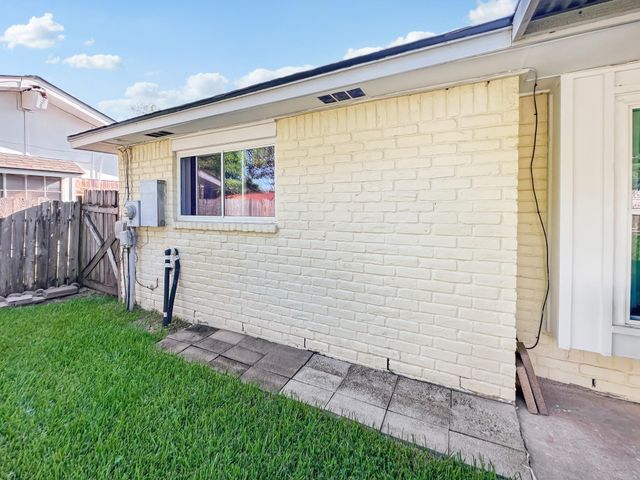 7818 Smokey Wood Lane, Houston, TX 77086