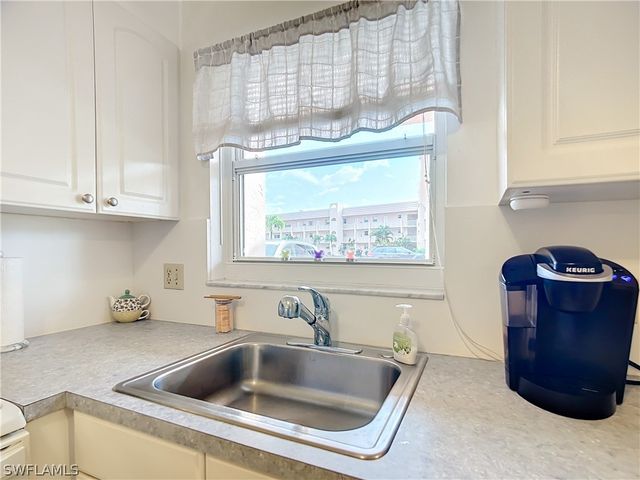 180 TURTLE LAKE CT 103, Naples, FL 34105