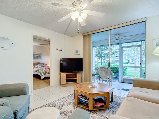 180 TURTLE LAKE CT 103, Naples, FL 34105