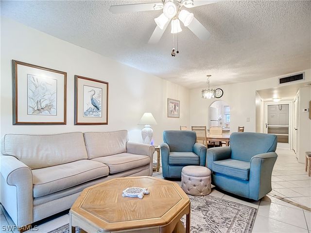 180 TURTLE LAKE CT 103, Naples, FL 34105