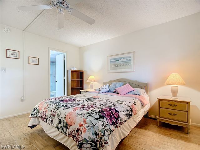 180 TURTLE LAKE CT 103, Naples, FL 34105