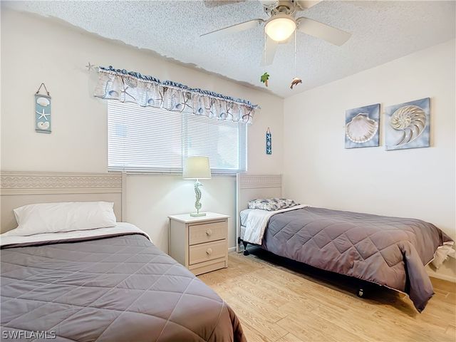 180 TURTLE LAKE CT 103, Naples, FL 34105