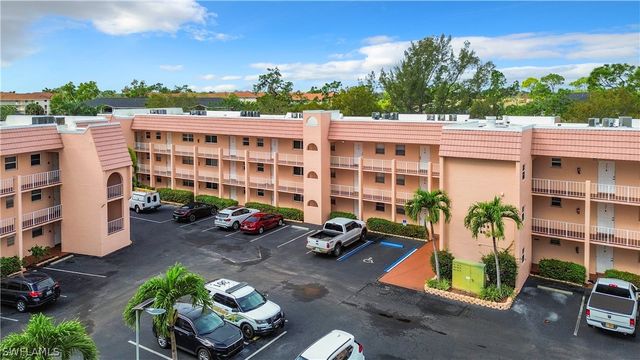 180 TURTLE LAKE CT 103, Naples, FL 34105