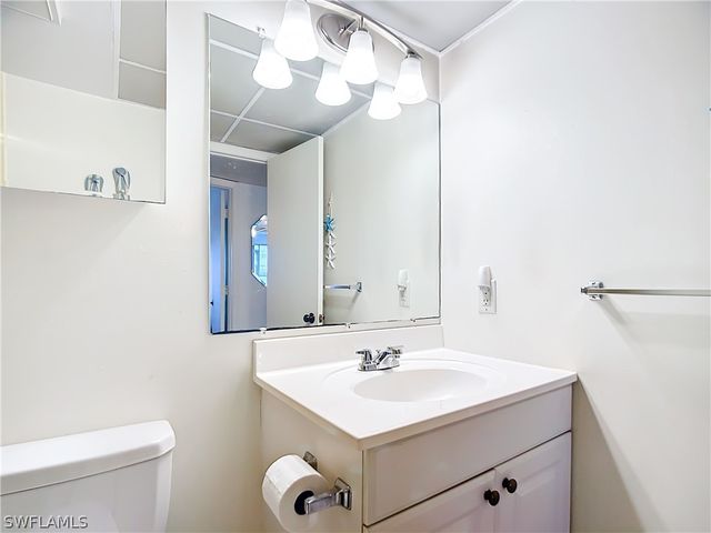 180 TURTLE LAKE CT 103, Naples, FL 34105