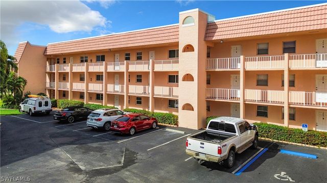 180 TURTLE LAKE CT 103, Naples, FL 34105