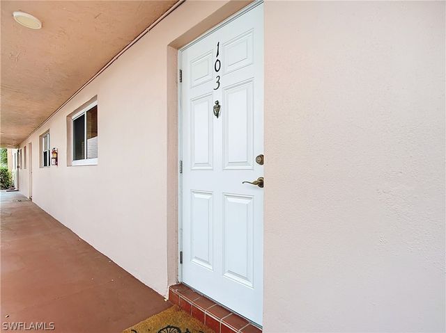 180 TURTLE LAKE CT 103, Naples, FL 34105