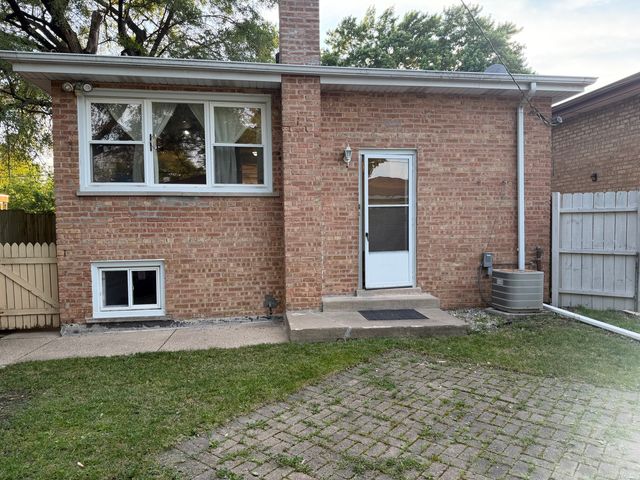 8037 Natchez Avenue, Burbank, IL 60459