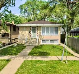 8037 Natchez Avenue, Burbank, IL 60459