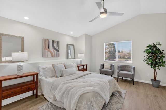 19 White Stone Ct, Elk Grove, CA 95758