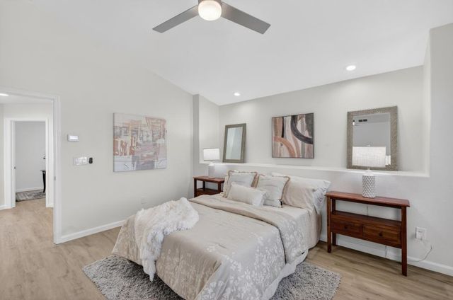 19 White Stone Ct, Elk Grove, CA 95758