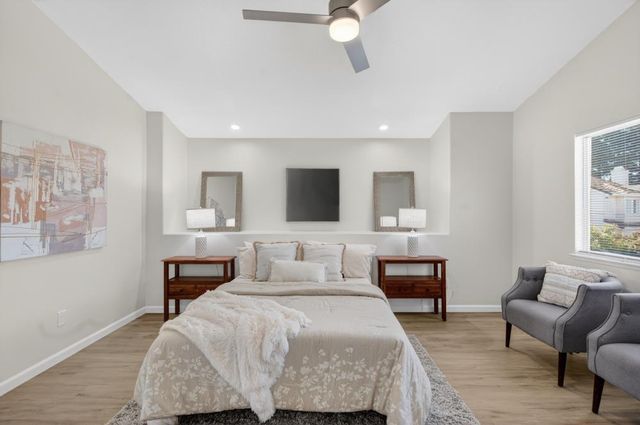 19 White Stone Ct, Elk Grove, CA 95758