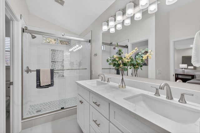 19 White Stone Ct, Elk Grove, CA 95758