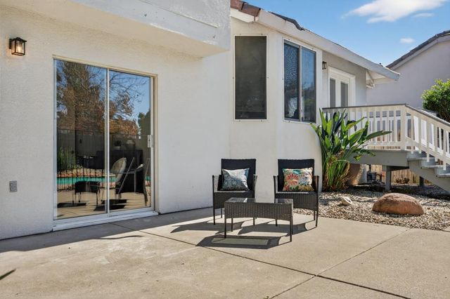 19 White Stone Ct, Elk Grove, CA 95758