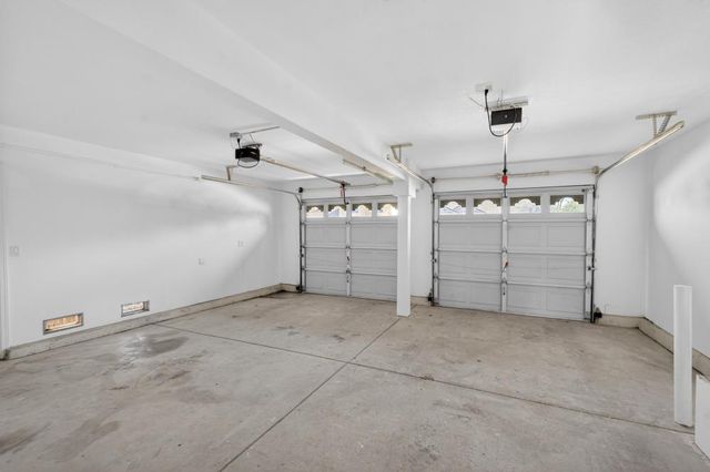 19 White Stone Ct, Elk Grove, CA 95758