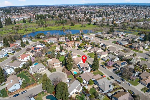 19 White Stone Ct, Elk Grove, CA 95758