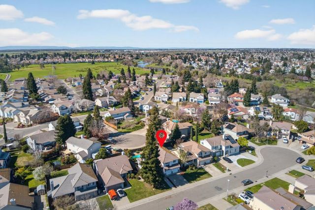 19 White Stone Ct, Elk Grove, CA 95758