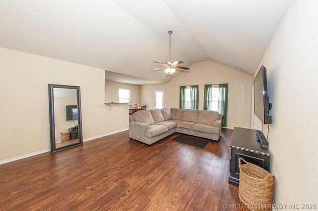 10709 N 153rd East Avenue E, Owasso, OK 74055
