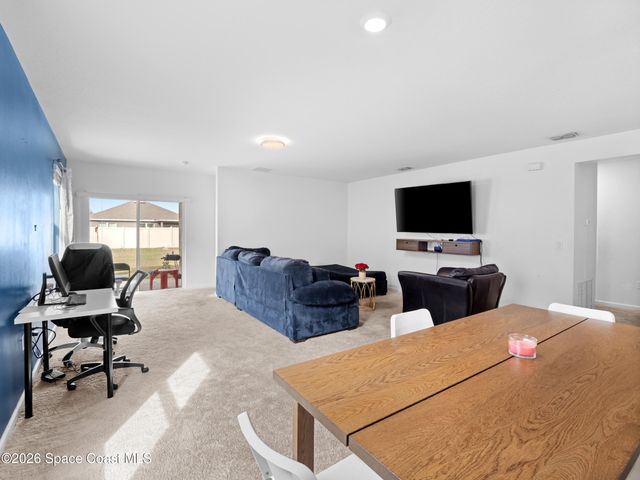 275 Guinevere Drive SW, Palm Bay, FL 32908