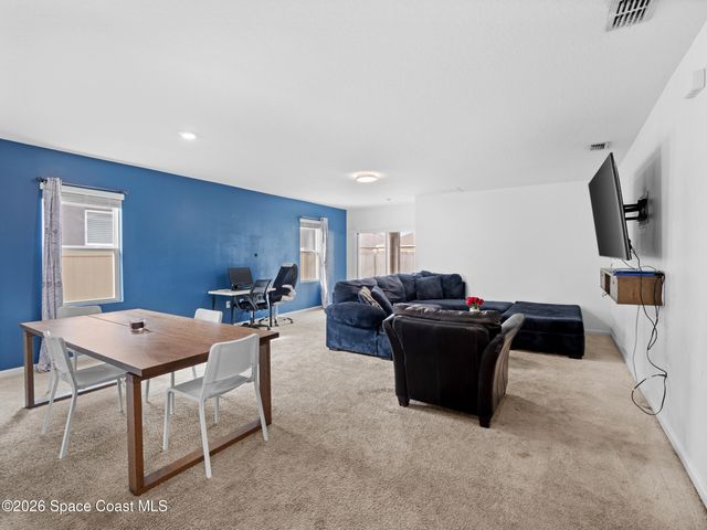 275 Guinevere Drive SW, Palm Bay, FL 32908