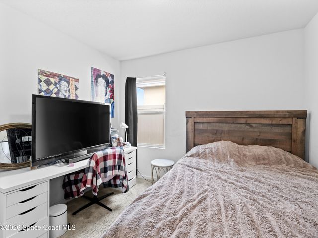 275 Guinevere Drive SW, Palm Bay, FL 32908