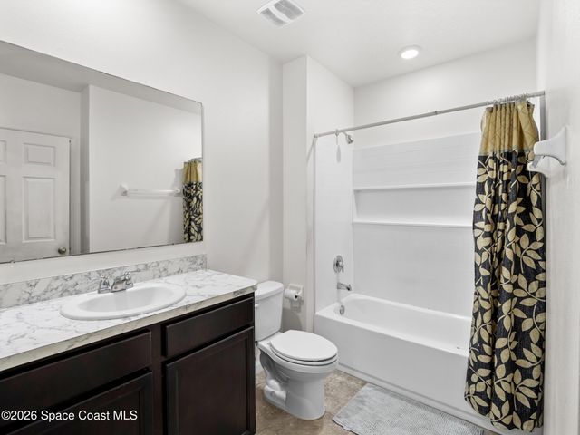 275 Guinevere Drive SW, Palm Bay, FL 32908