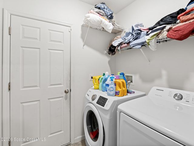 275 Guinevere Drive SW, Palm Bay, FL 32908