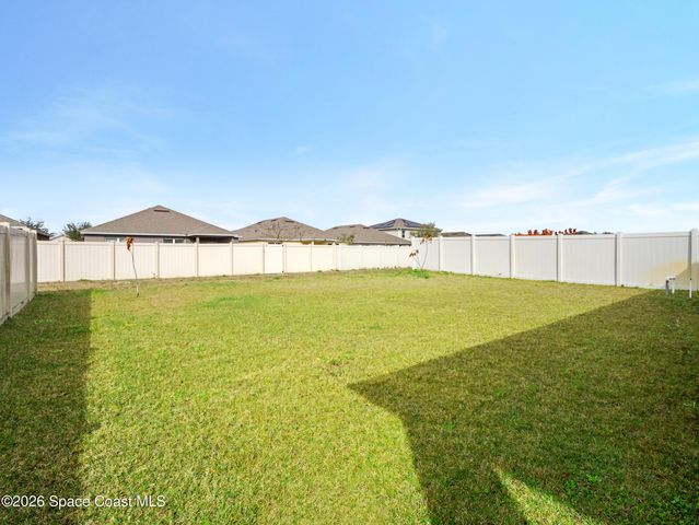 275 Guinevere Drive SW, Palm Bay, FL 32908