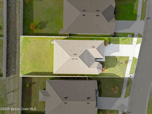 275 Guinevere Drive SW, Palm Bay, FL 32908