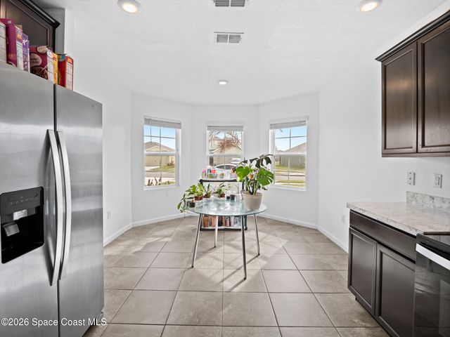 275 Guinevere Drive SW, Palm Bay, FL 32908