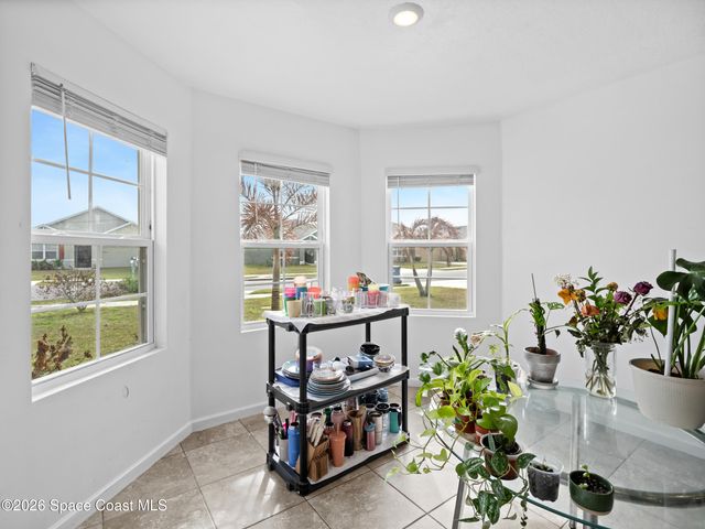 275 Guinevere Drive SW, Palm Bay, FL 32908