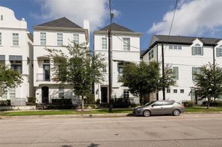2318 Hutchins Street, Houston, TX 77004