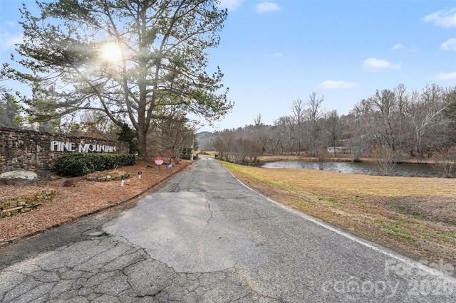 5475 Pine Ridge Drive, Connelly Springs, NC 28612