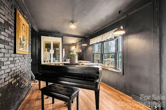 5475 Pine Ridge Drive, Connelly Springs, NC 28612