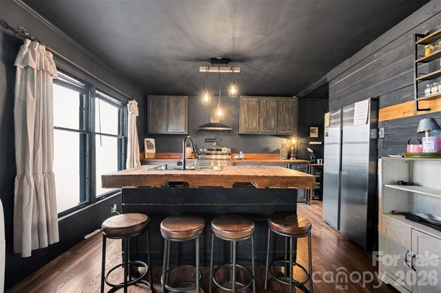 5475 Pine Ridge Drive, Connelly Springs, NC 28612