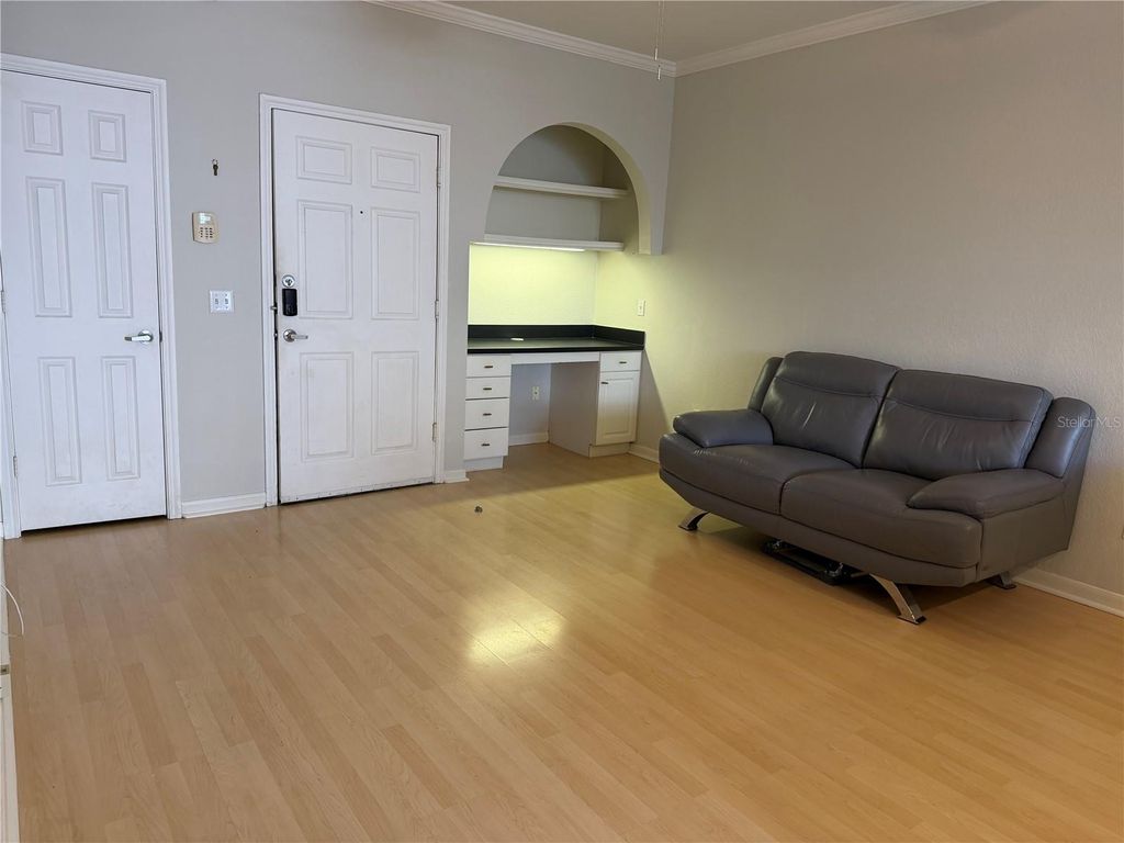 Image 23 of property listing at 860 N ORANGE AVENUE 301, Orlando, FL 32801