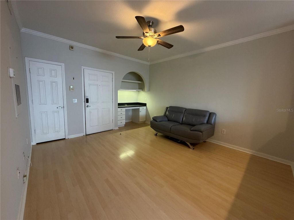 Image 24 of property listing at 860 N ORANGE AVENUE 301, Orlando, FL 32801