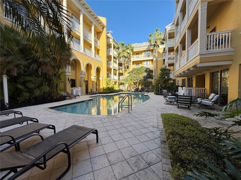 Image 28 of property listing at 860 N ORANGE AVENUE 301, Orlando, FL 32801