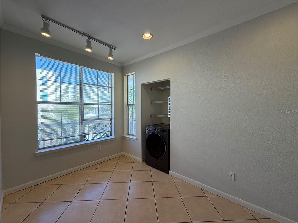 Image 9 of property listing at 860 N ORANGE AVENUE 301, Orlando, FL 32801