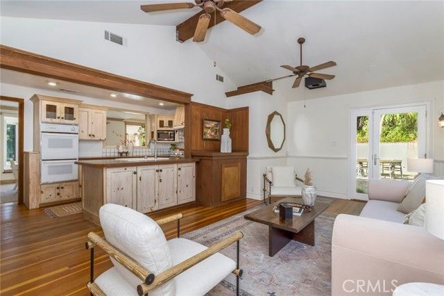 10210 La Canada, Burbank, CA 91040