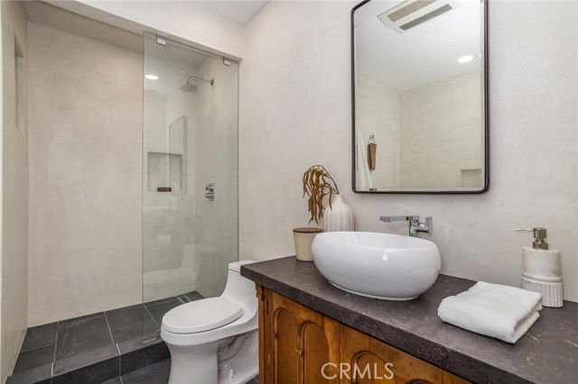 10210 La Canada, Burbank, CA 91040