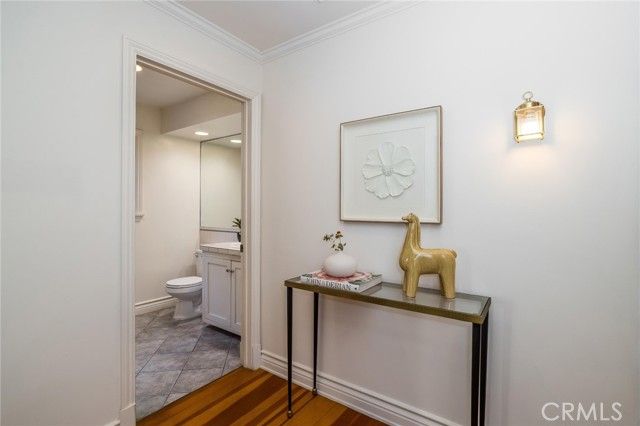 10210 La Canada, Burbank, CA 91040