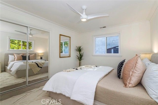 10210 La Canada, Burbank, CA 91040