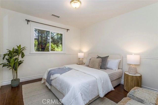10210 La Canada, Burbank, CA 91040