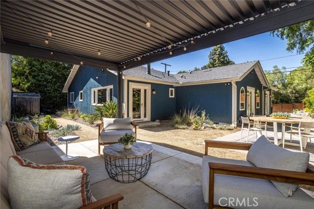 10210 La Canada, Burbank, CA 91040
