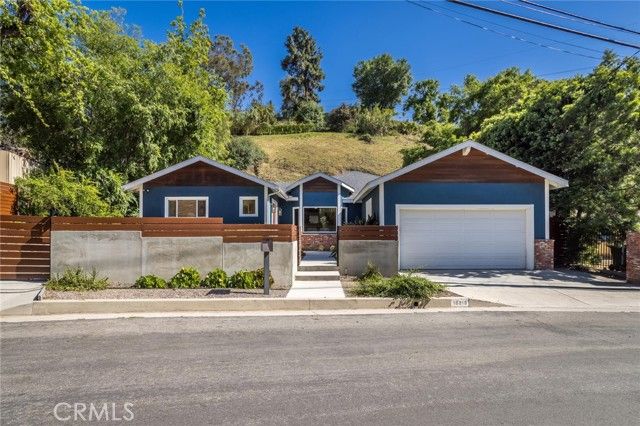 10210 La Canada, Burbank, CA 91040