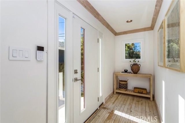 10210 La Canada, Burbank, CA 91040