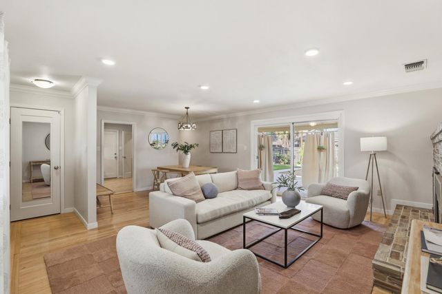 1148 Fallbrook St, West Sacramento, CA 95691