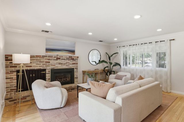 1148 Fallbrook St, West Sacramento, CA 95691